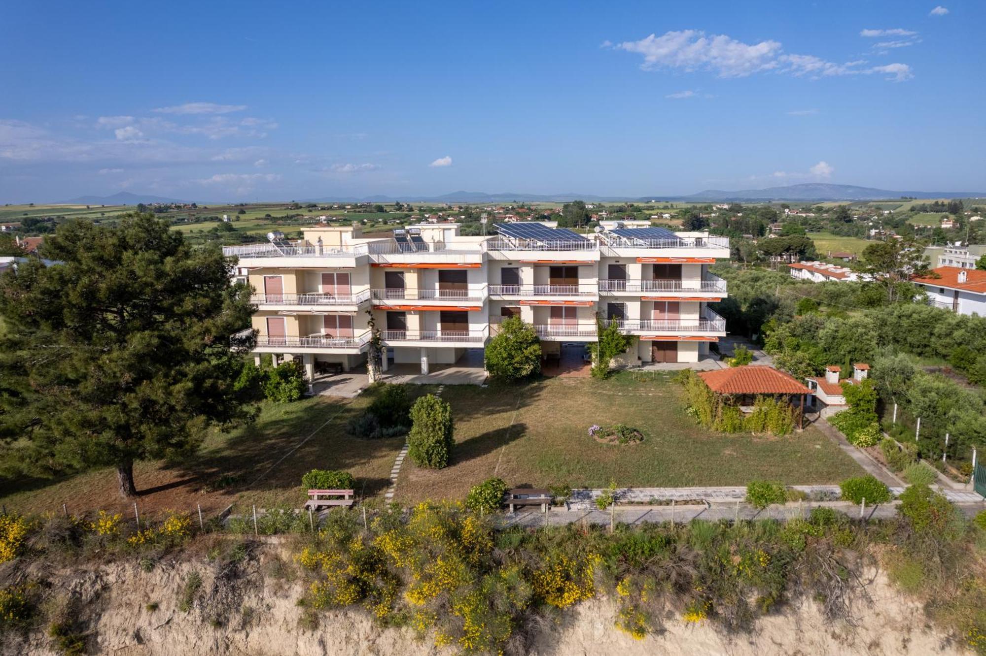 דירות ניאה אירקליה Sunshine House Offering Spectacular Views To Olymp A מראה חיצוני תמונה