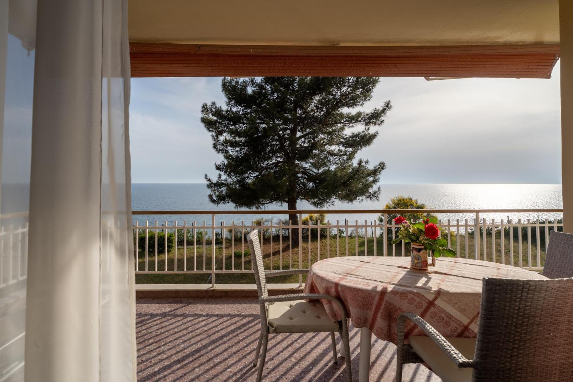 דירות ניאה אירקליה Sunshine House Offering Spectacular Views To Olymp A מראה חיצוני תמונה