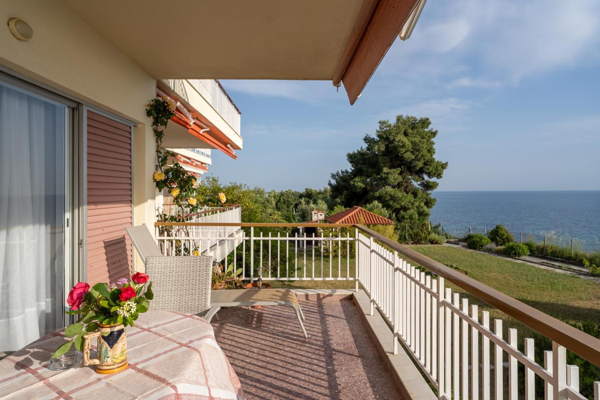 דירות ניאה אירקליה Sunshine House Offering Spectacular Views To Olymp A מראה חיצוני תמונה